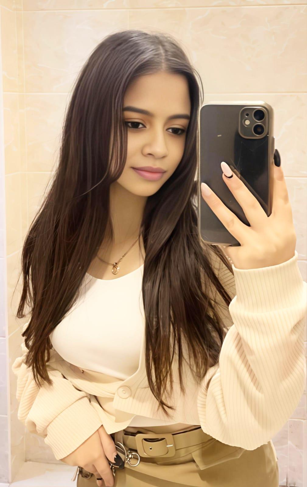 Anushka Delhi