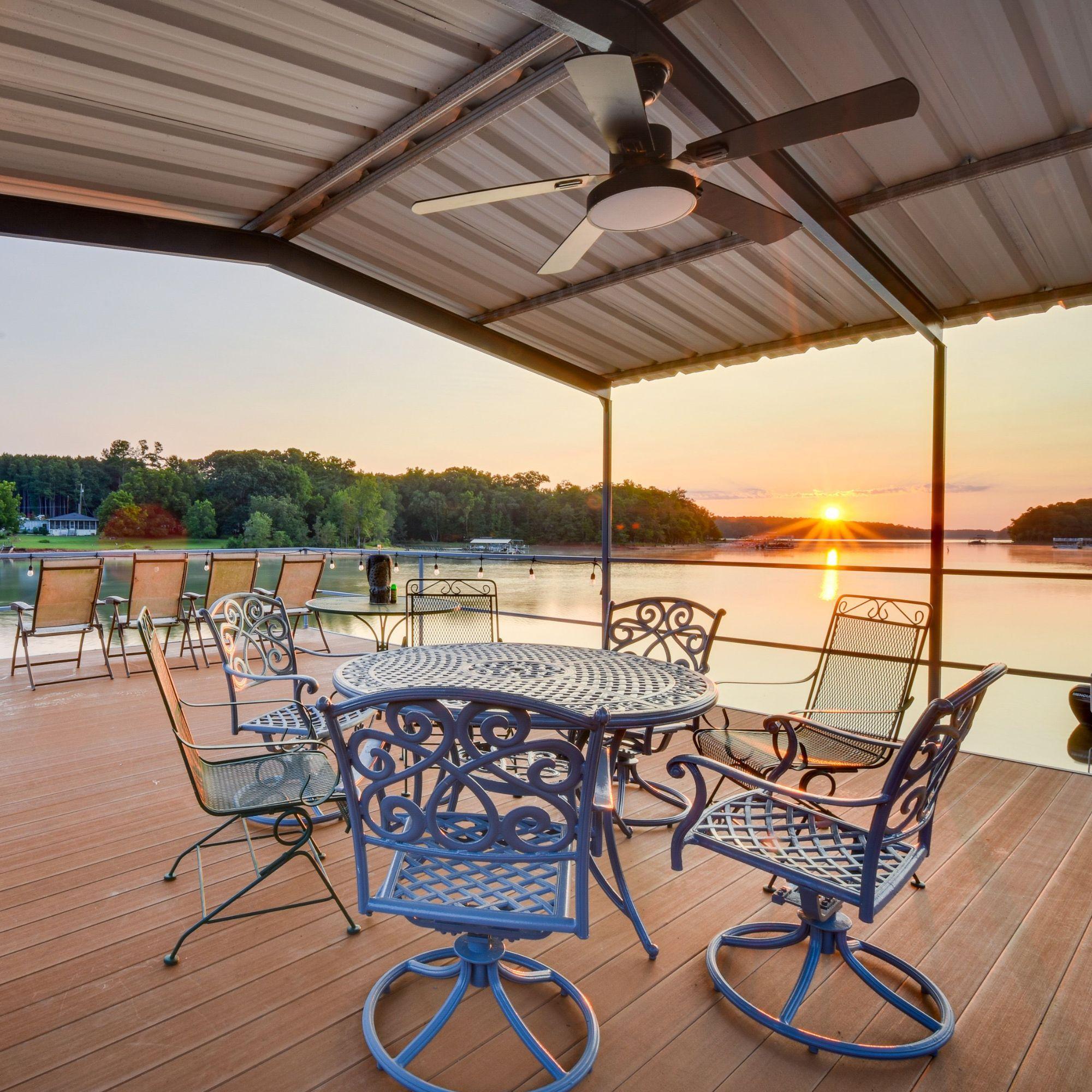 Lakefront Hartwell
